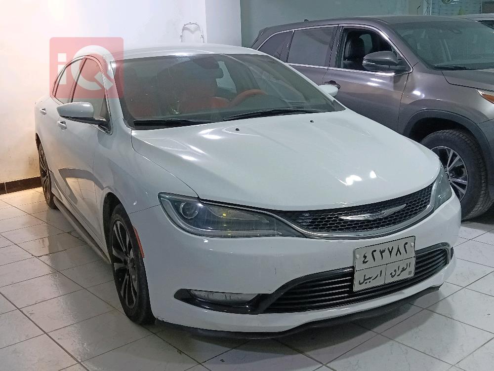 Chrysler 200